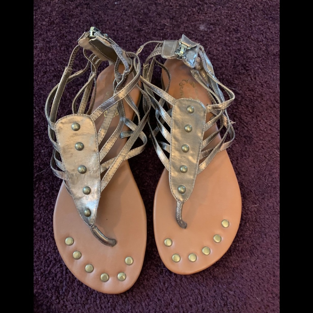 Gold Flat Strappy Sandals-back zippers-7.5